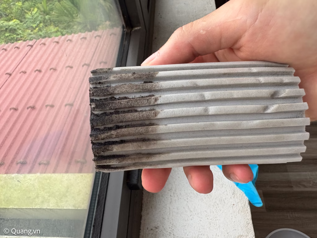review-mieng-lau-bui-damp-duster